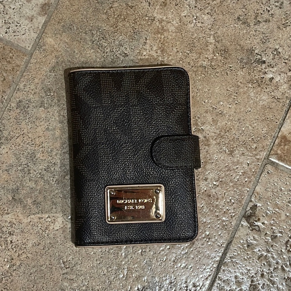 Michael Kors wallet